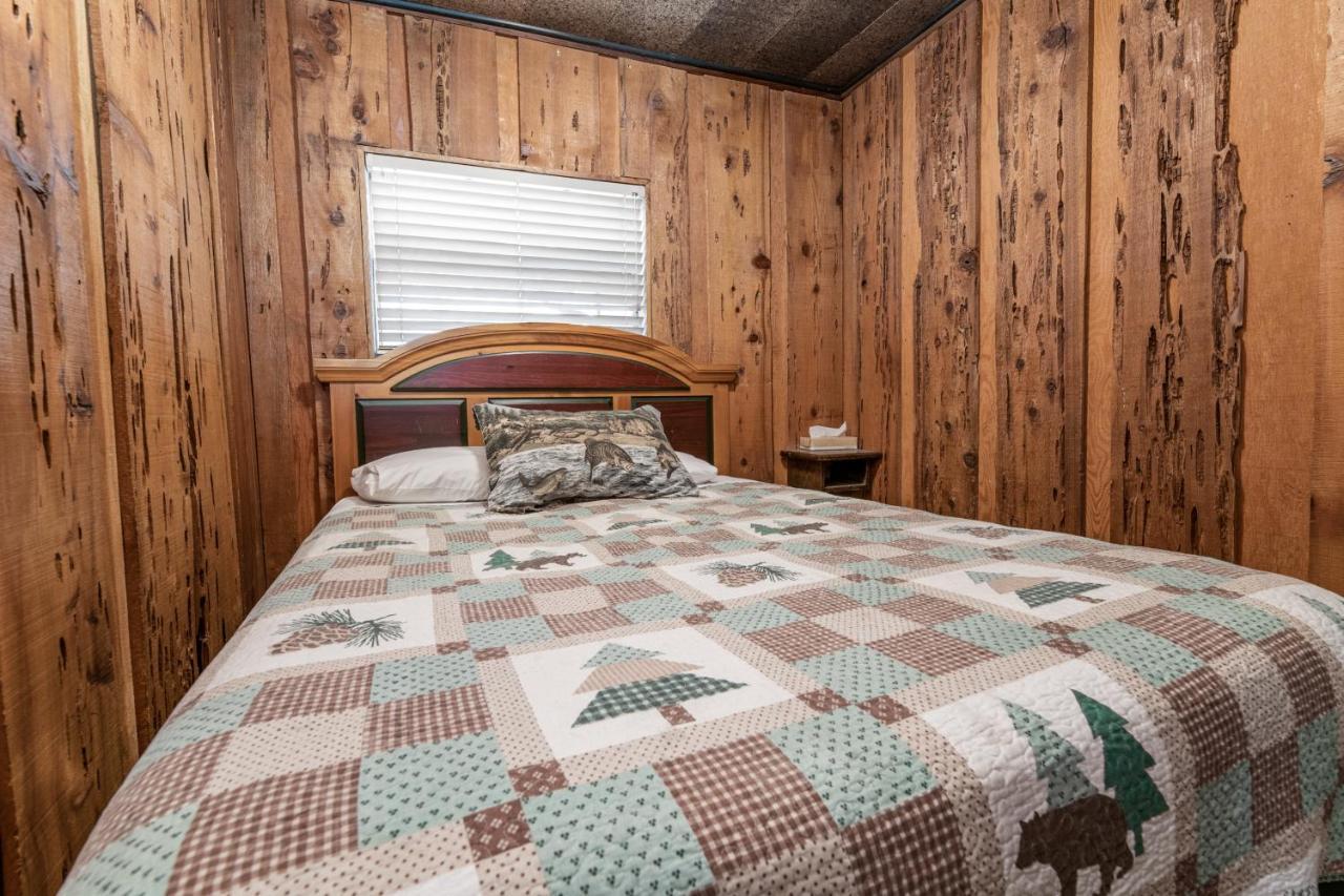 Big Bear Lake Front Lodge エクステリア 写真