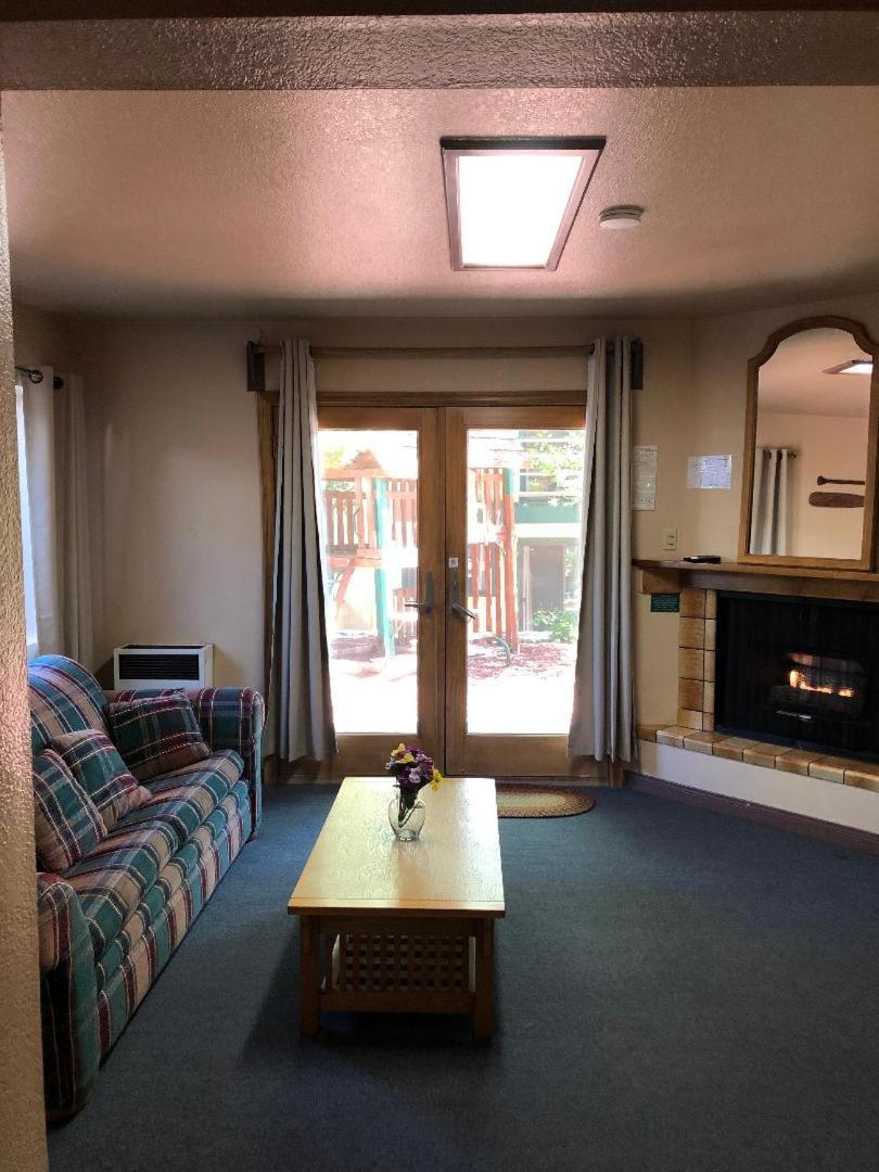 Big Bear Lake Front Lodge エクステリア 写真